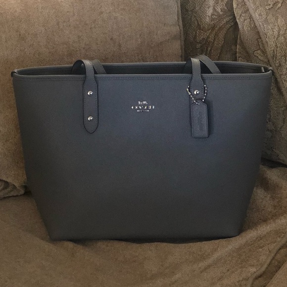 Grey new coach purse - Picture 1 of 1
